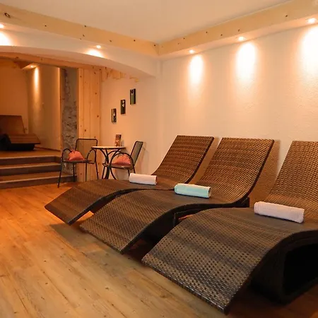 ホテル Wanderhotel Gruener Baum 3*