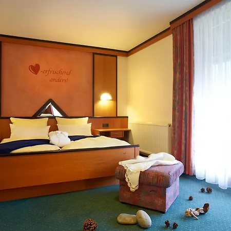 Wanderhotel Gruener Baum ホテル バッハ