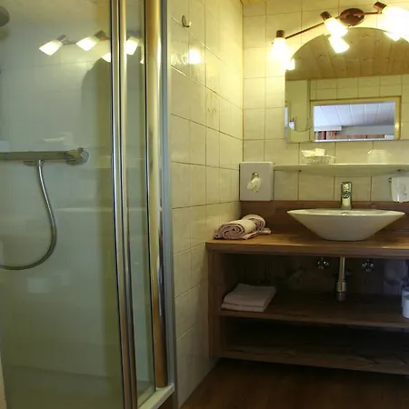 Wanderhotel Gruener Baum バッハ