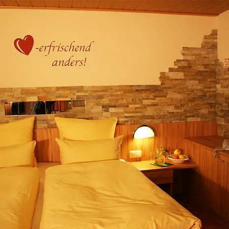 ホテル Wanderhotel Gruener Baum 3*