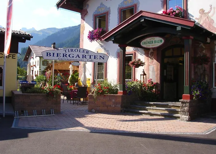 Wanderhotel Gruener Baum 3* Bach