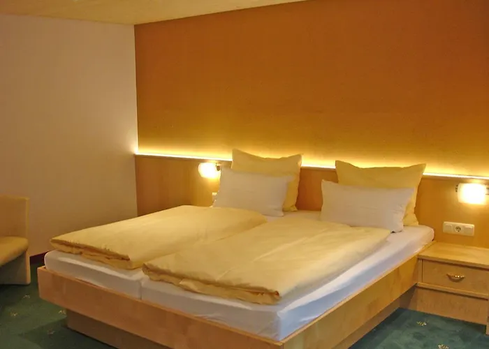 Wanderhotel Gruener Baum 3* Bach (Tyrol)