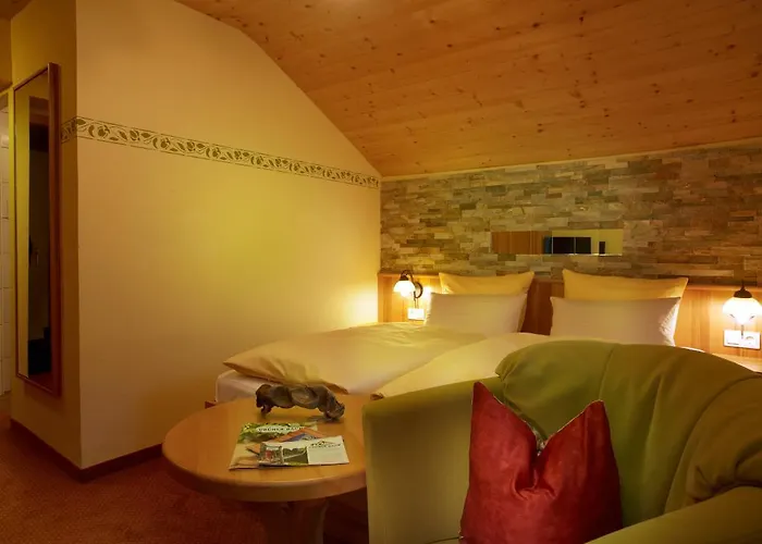 Wanderhotel Gruener Baum Szálloda