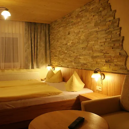 Wanderhotel Gruener Baum 3* Bach (Tyrol)