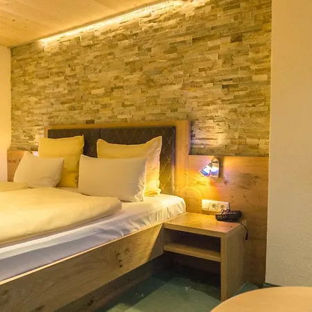 Wanderhotel Gruener Baum