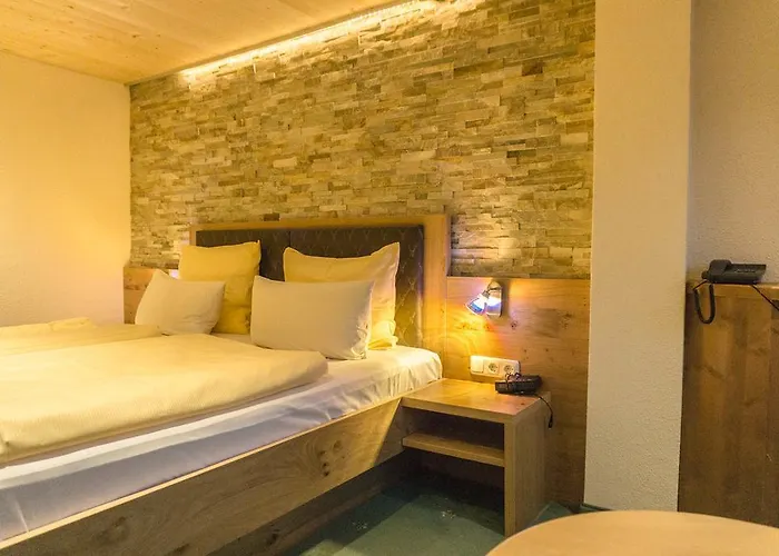 Wanderhotel Gruener Baum