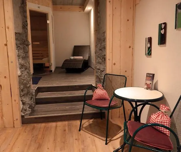 Wanderhotel Gruener Baum 3* Bach (Tyrol)