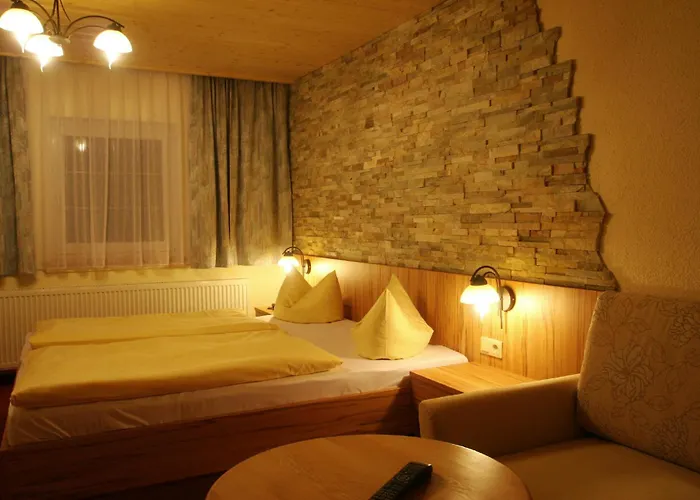 Wanderhotel Gruener Baum 3* Bach (Tyrol)